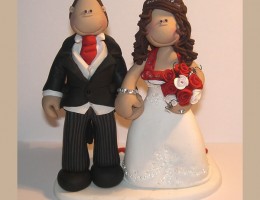 bride-groom-red-themed-cake-topper