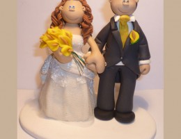 bride-groom-yellow-lillies-cake-topper
