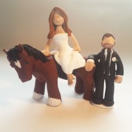 bride-on-horse-wedding-cake-topper
