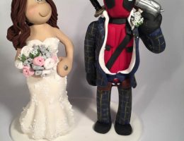 deadpool-wedding-cake-topper