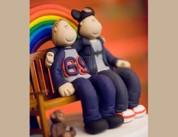 gay-wedding-cake-topper
