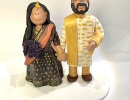 indian-wedding-cake-topper-traditional-outfits