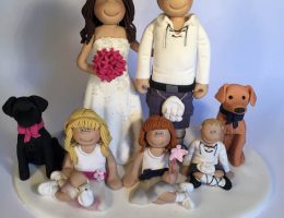 large-family-cake-topper-with-dogs