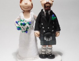lifting-kilt-wedding-cake-topper