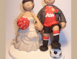 man-utd-wedding-cake-topper