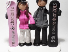 snowboarding-cake-topper-with-wedding-date