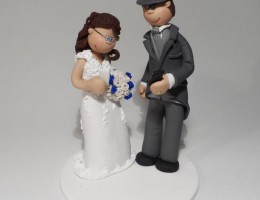 texting-cake-topper