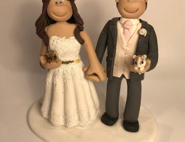 wedding-cake-topper-with-pet-gerbils